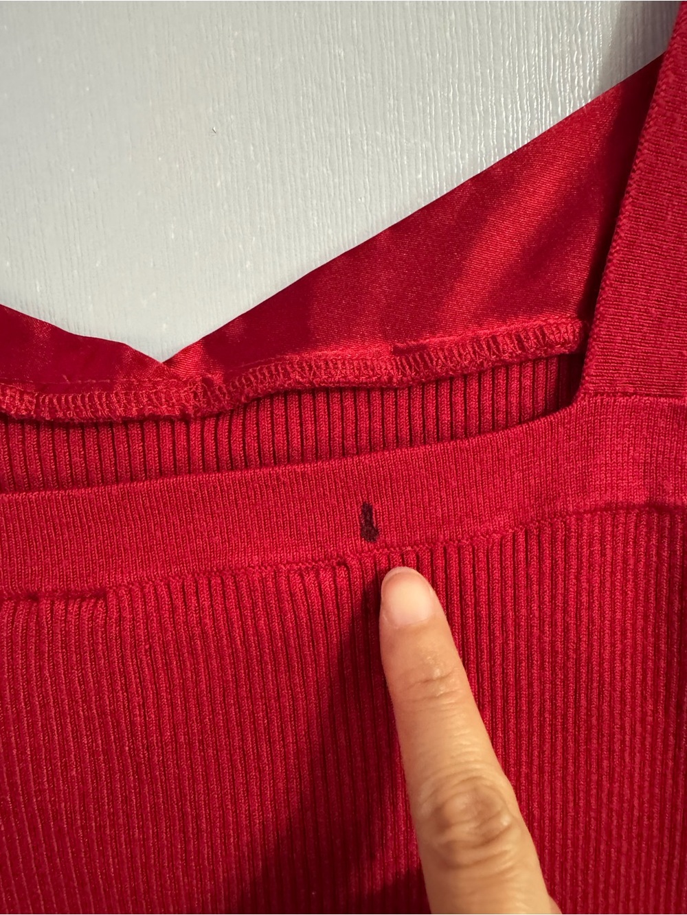Hillard & Hanson Red Ribbed V-Neck Tank Size Small - Picture 5 of 6